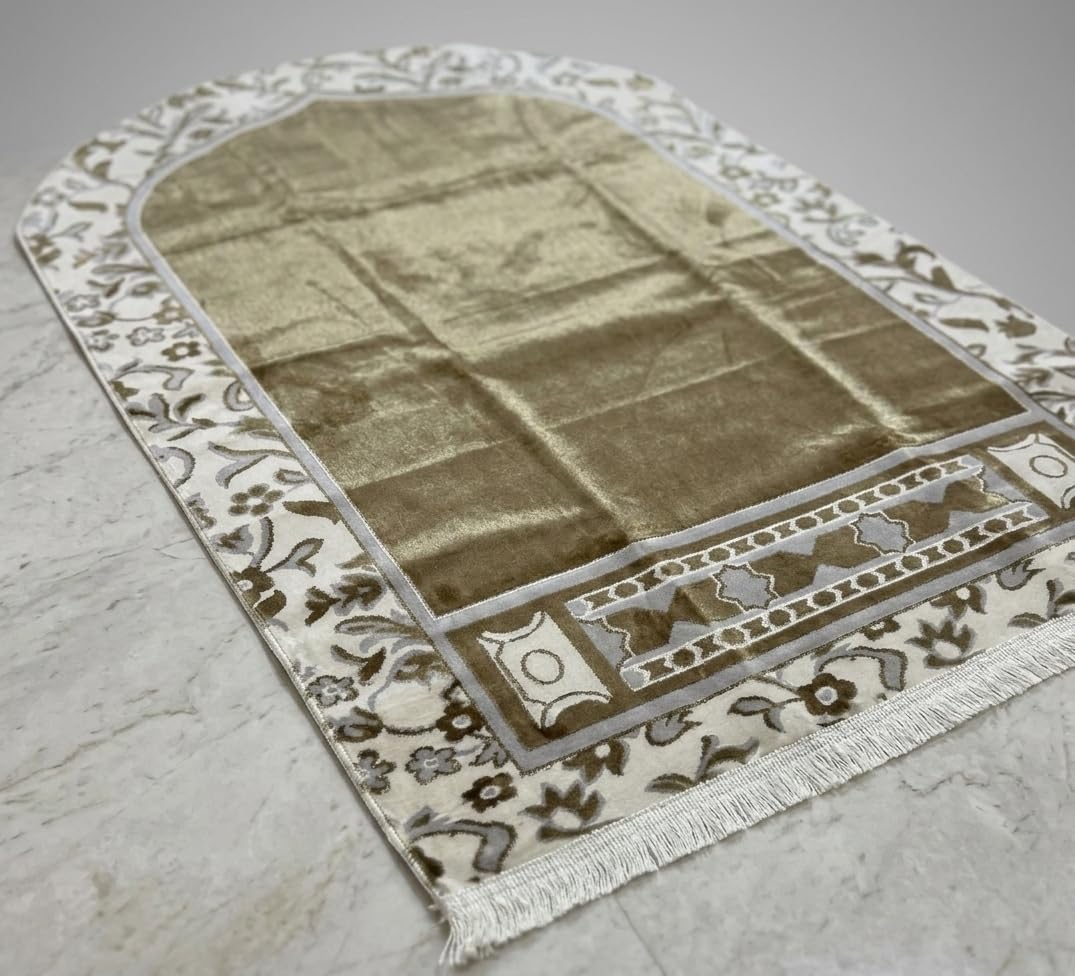 Turkish Prayer Mat Gold & White Floral Design – Soft Velvet Islamic Prayer Rug, Elegant Traditional Muslim Janamaz for Daily Salah, 70 x 110 cm